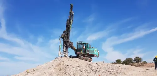 Nivelación de área deproducción en basalto paranueva planta de Jose Cuervo. Tequila
